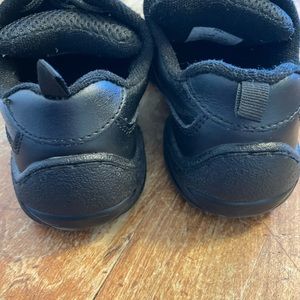 Size 1 girls black split soul theatrical lace up shoes used for a hip hop class